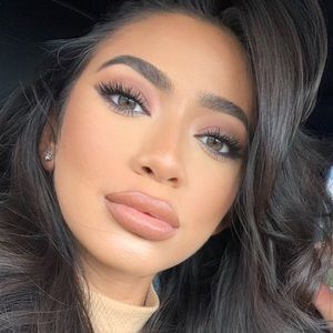 Meet your Posher, Ivonne